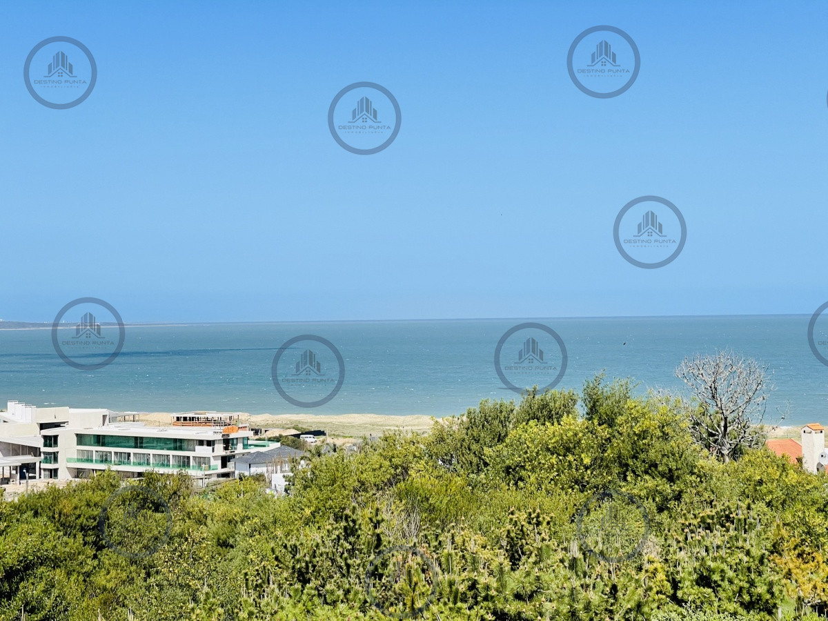Apartamento ID.112 - Venta OPORTUNIDAD de exclusivo departamento de tres dormitorios y Parrillero en Punta Ballena