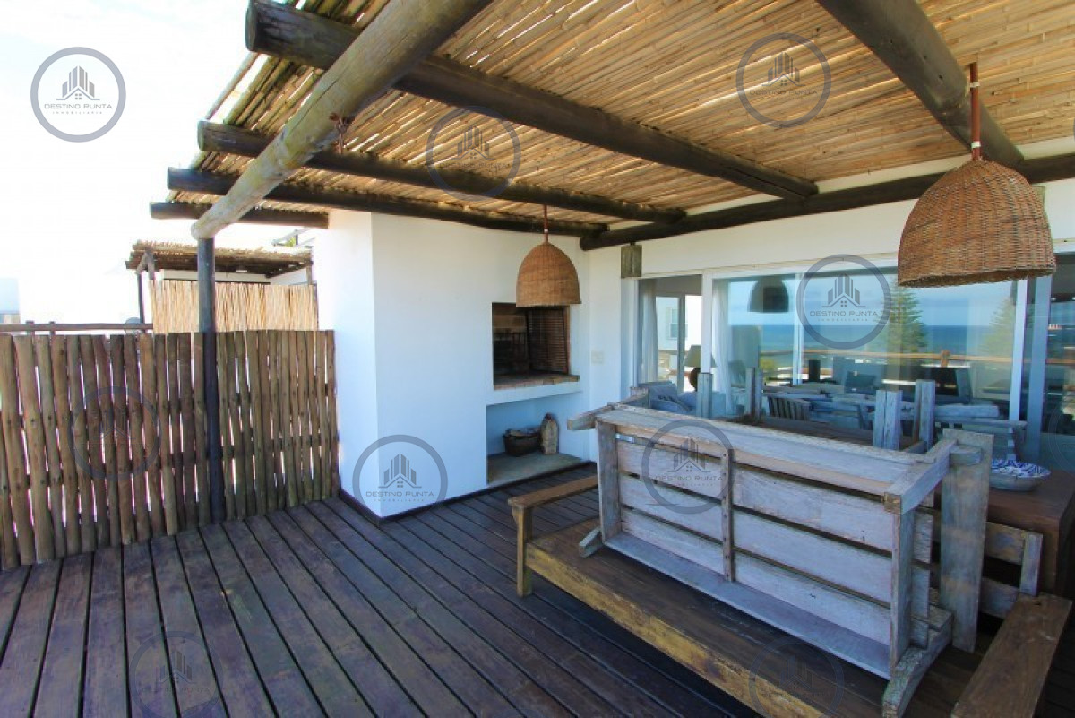 Apartamento ID.1935 - Apartamento con Estufa y Parrillero de 3 Dormitorios en La Barra, Venta y Alquiler