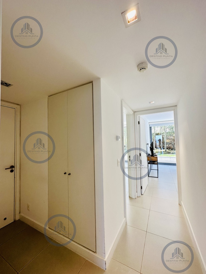 Apartamento ID.1690 - Venta y Alquiler temporario de apartamento moderno de dos dormitorios con parrillero en Punta Ballena