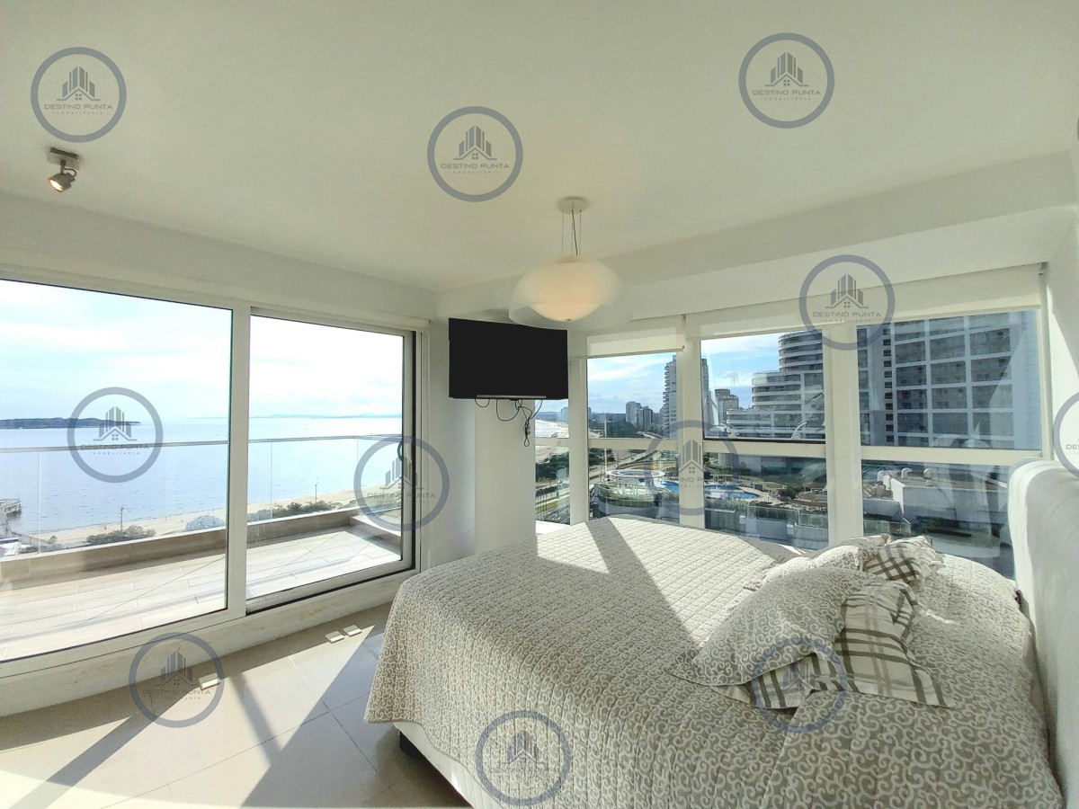 Apartamento ID.159 - Moderno Apartamento de 3 Suites en Playa Mansa con Vista al Mar