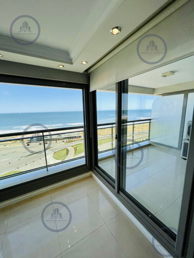Apartamento ID.994 - Alquiler temporario de apartamento de tres dormitorios en torre de categoría sobre Playa Brava, Punta del Este