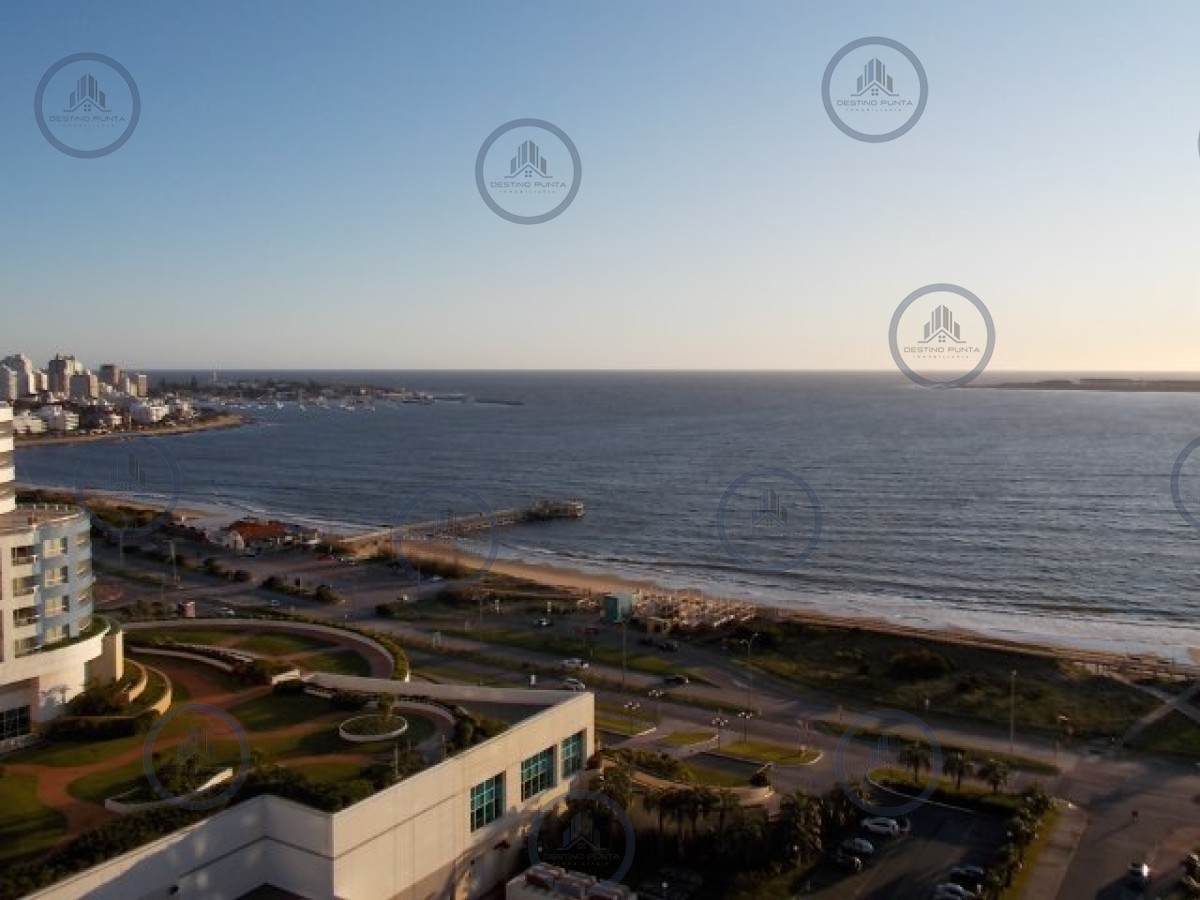 Apartamento ID.86 - Venta  de apartamento esquinero de tres dormitorios en Playa Mansa