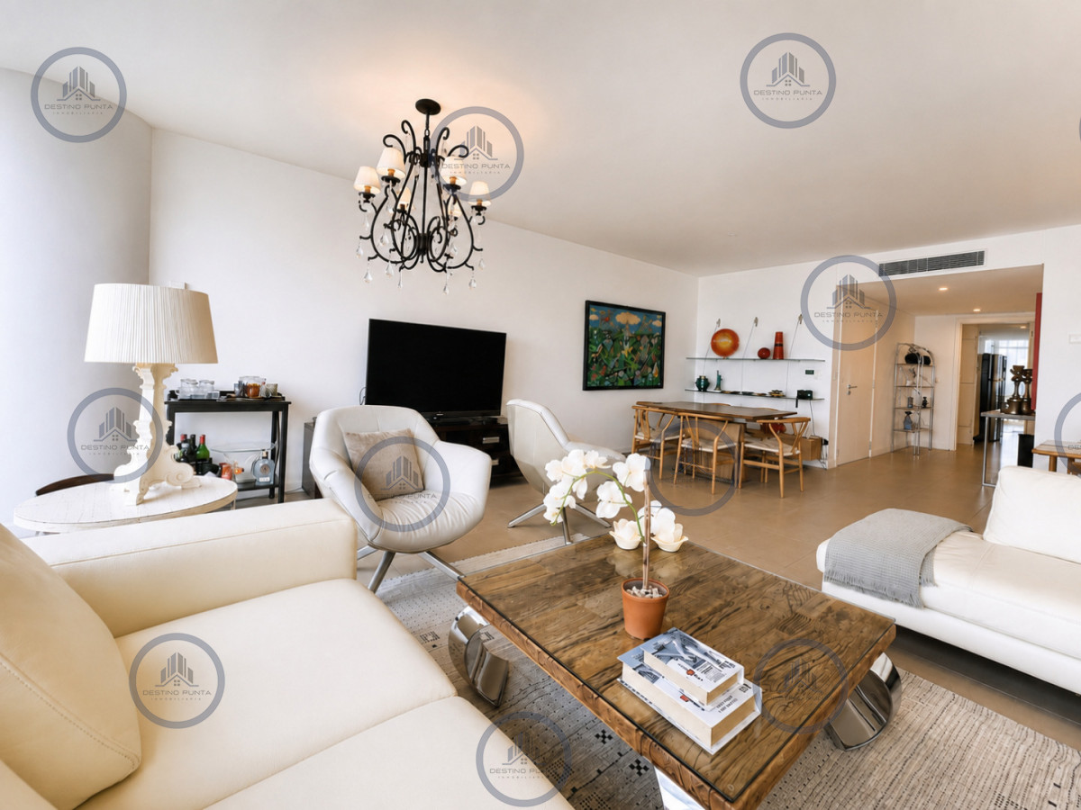 Apartamento ID.272 - Oportunidad en Venta Maravilloso departamento esquinero en Torre Le Parc, Playa Brava, Punta del Este
