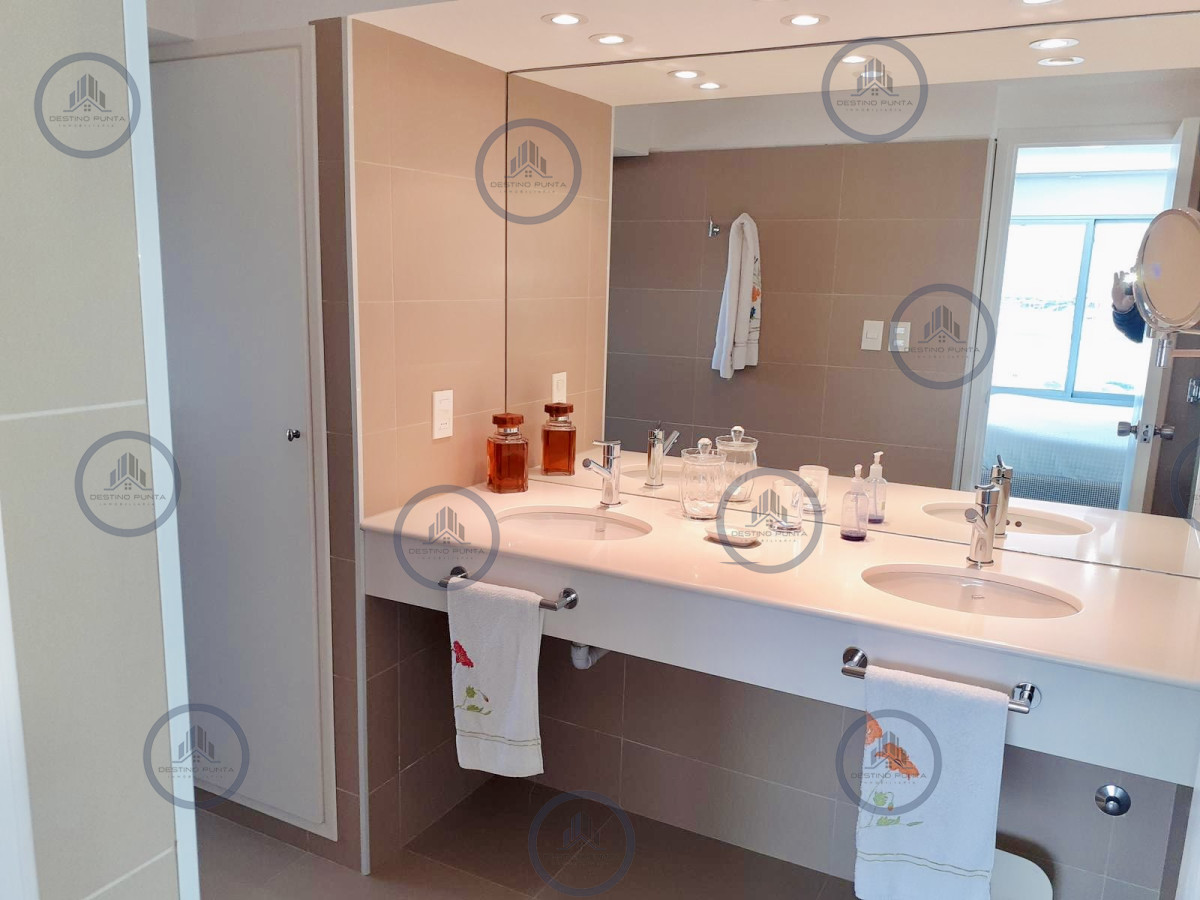 Apartamento ID.1173 - Espectacular Apartamento de 3 Dormitorios Frente al Mar, Playa Brava