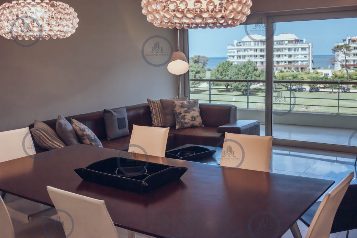 Apartamento ID.235 - Venta y alquiler temporario de maravilloso departamento penthouse en complejo privado de Playa Mansa