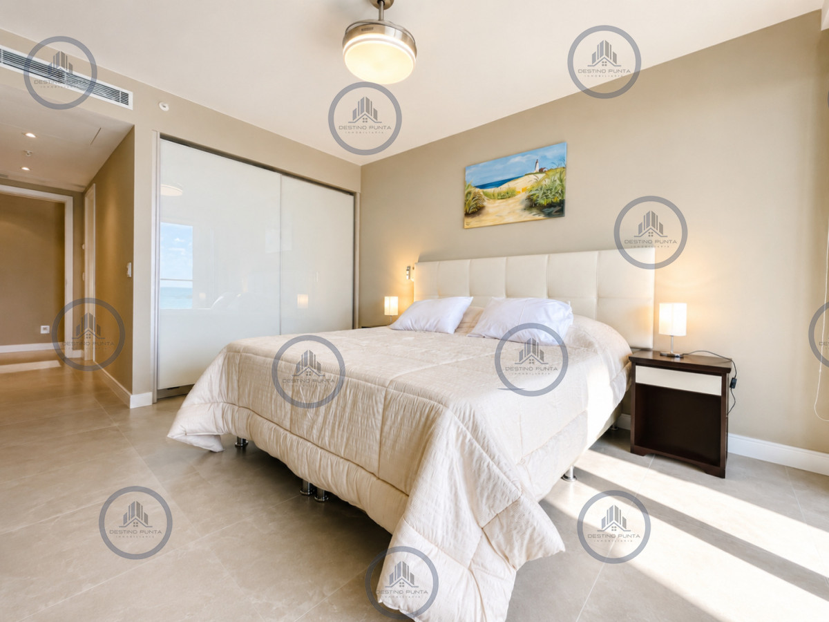 Apartamento ID.1122 - Moderno Apartamento de 2 Dormitorios en Torre Venetian sobre Playa Mansa