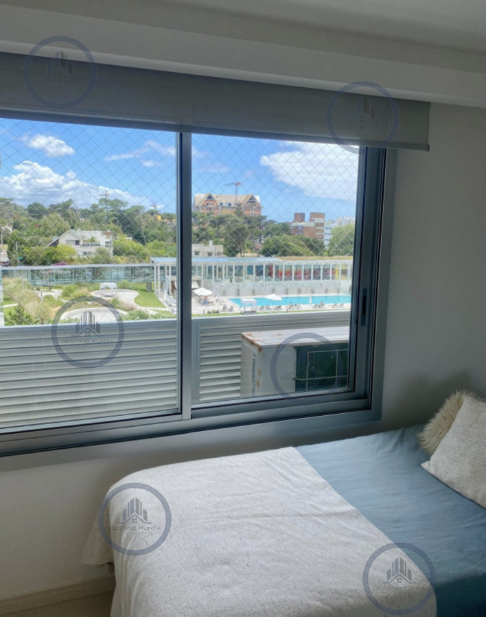 Apartamento ID.2896 - Alquiler temporal apartamento de 3 amplios dormitorios más dependencia con parrillero propio Playa Brava