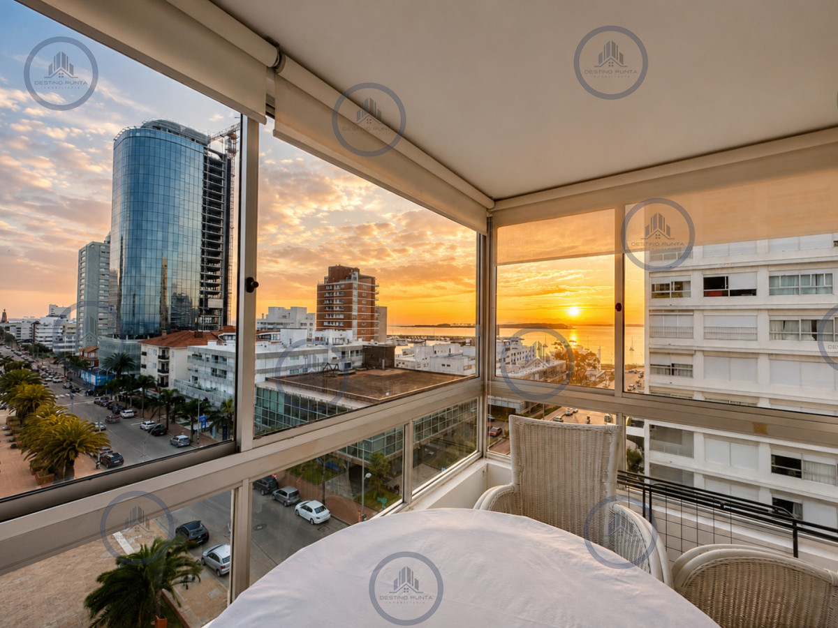Apartamento ID.2025 - Apartamento en Venta, Península de Punta del Este. 3 Dormitorios con vista, reciclado 