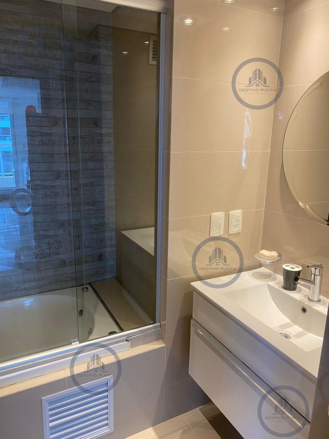 Apartamento ID.2077 - Alquiler temporario de apartamento de 1 dormitorio en playa Brava, Punta del Este