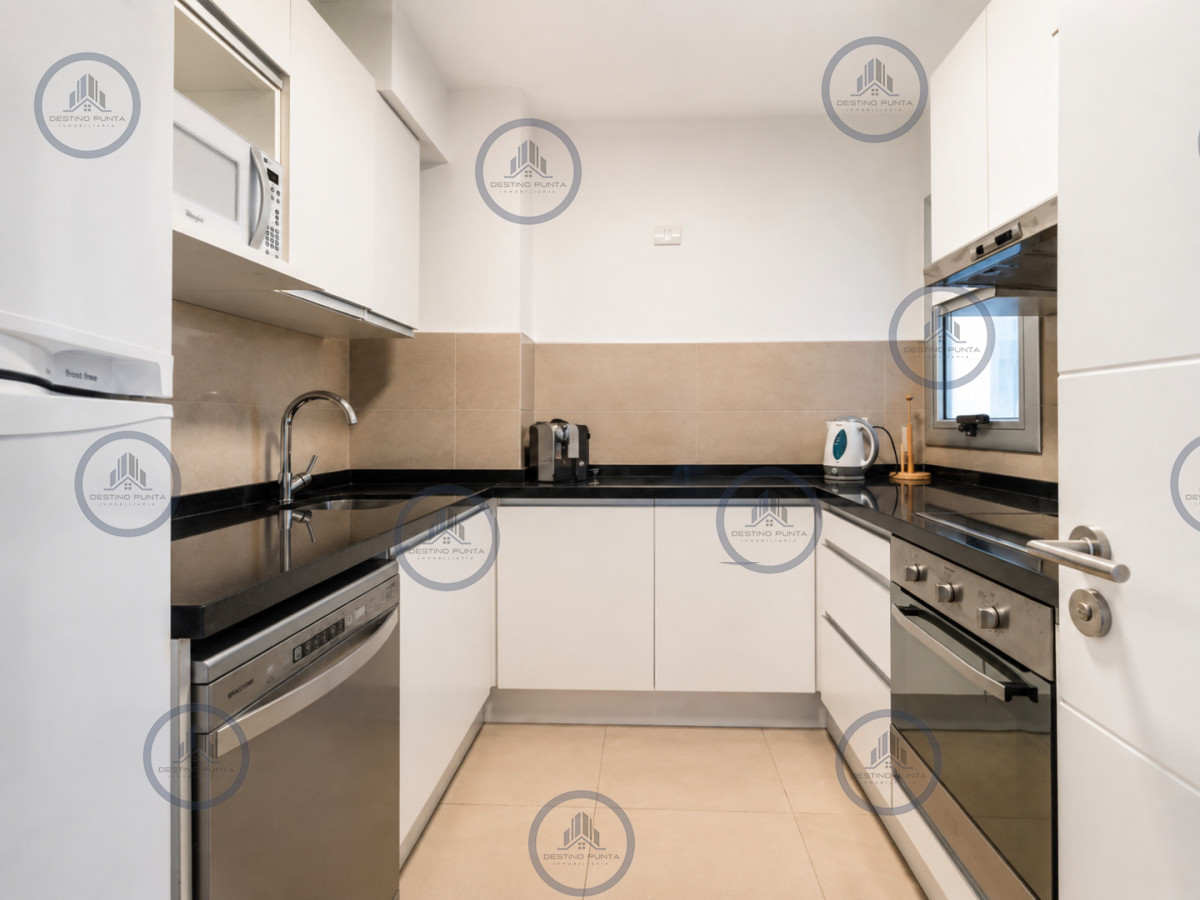 Apartamento ID.1816 - Apartamento de 3 Dormitorios en Primera Línea del Mar, Playa Brava Punta del Este