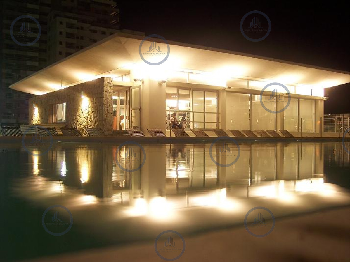 Apartamento ID.219 - Alquiler temporario de apartamento esquinero piso alto en Torre Le Parc, Playa Brava