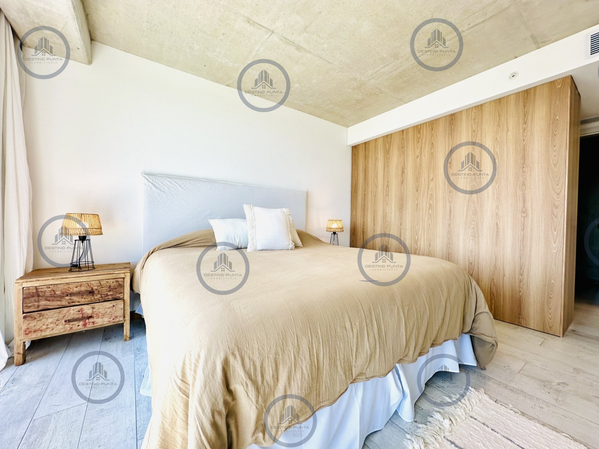 Apartamento ID.679 - Moderno Apartamento de 1 Dormitorio en suite piso alto en Torre Surfside Village, Punta del Este