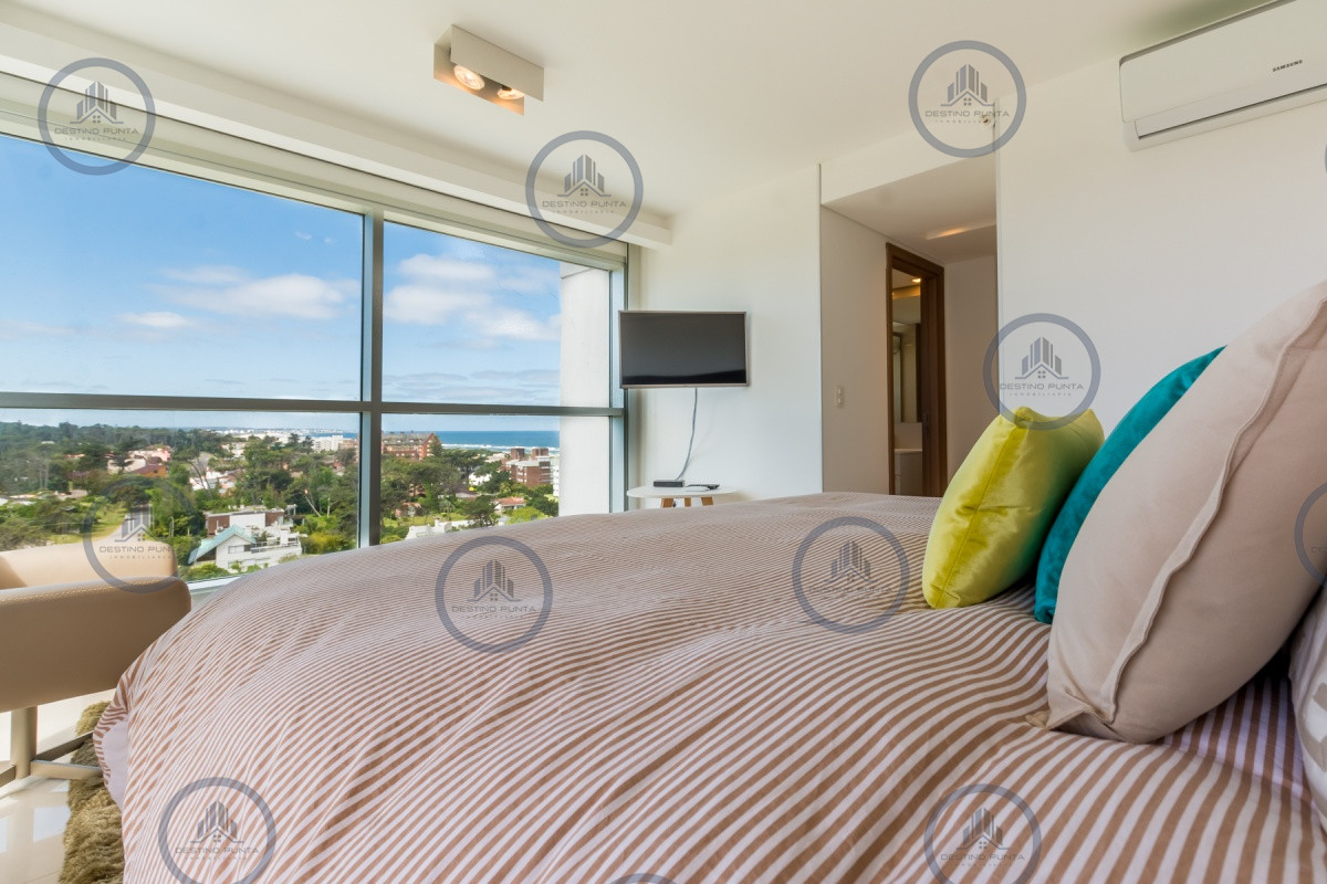 Apartamento ID.301 - Excelente Apartamento de 2 Dormitorios + Servicio en Brava con Vista al Mar