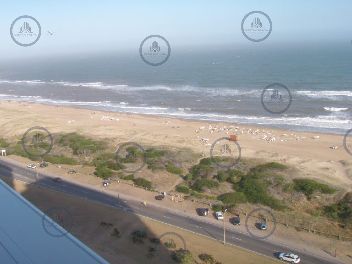 Apartamento ID.50 - Alquiler temporario de departamento esquinero en torre Le Parc, Punta del Este