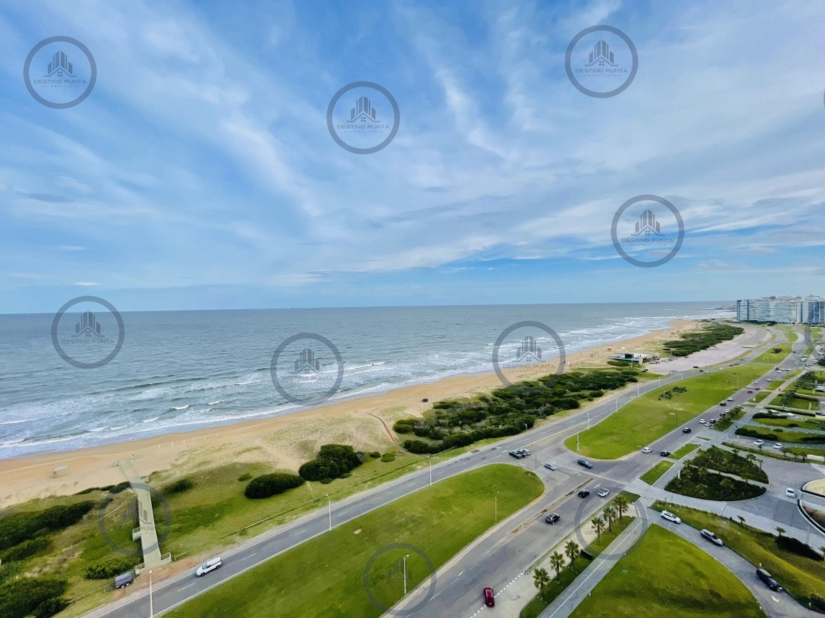 Apartamento ID.1940 - Venta Espectacular Apartamento Frente al Mar, 3 Dormitorios, Le Parc Punta del Este