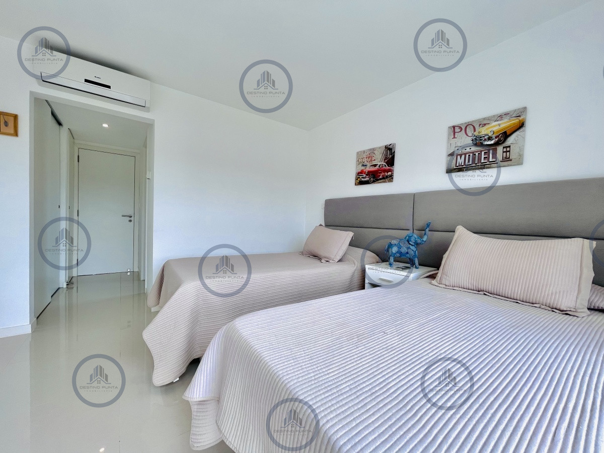 Apartamento ID.304 - Apartamento de 3 Dormitorios y Parrillero Frente al Mar, Playa Mansa