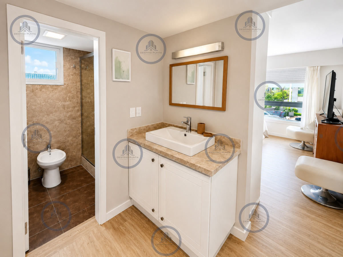 Apartamento ID.3027 - Espectacular Apartamento de 3 Dormitorios en Península de Punta del Este. En Venta y Alquiler Anual