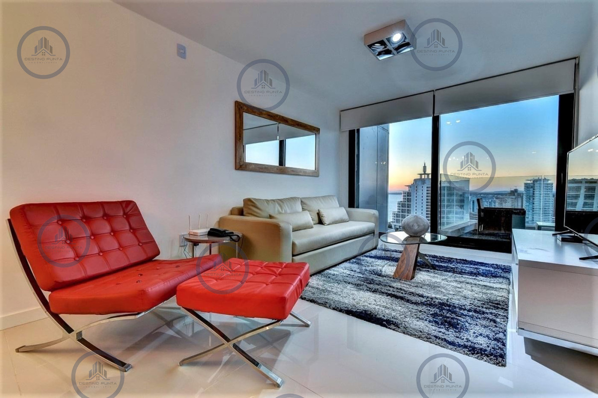 Apartamento ID.1626 - Alquiler temporario de apartamento de dos dormitorios con dos baños a pasos de la Playa y centro comercial, Punta del Este