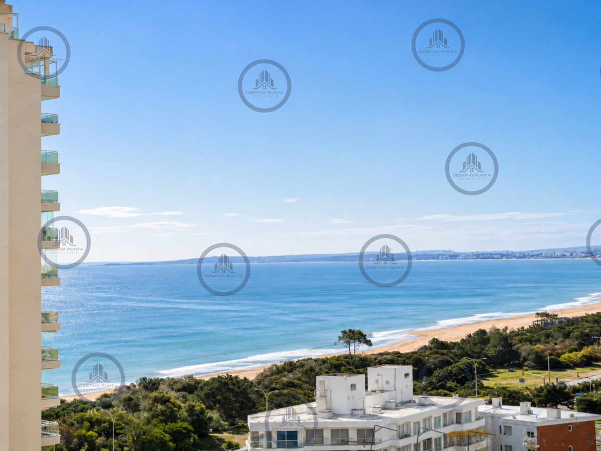 Apartamento ID.3204 - Venta de Excelente Apartamento de 3 Dormitorios con Vista al Mar, Playa Mansa, Punta del Este
