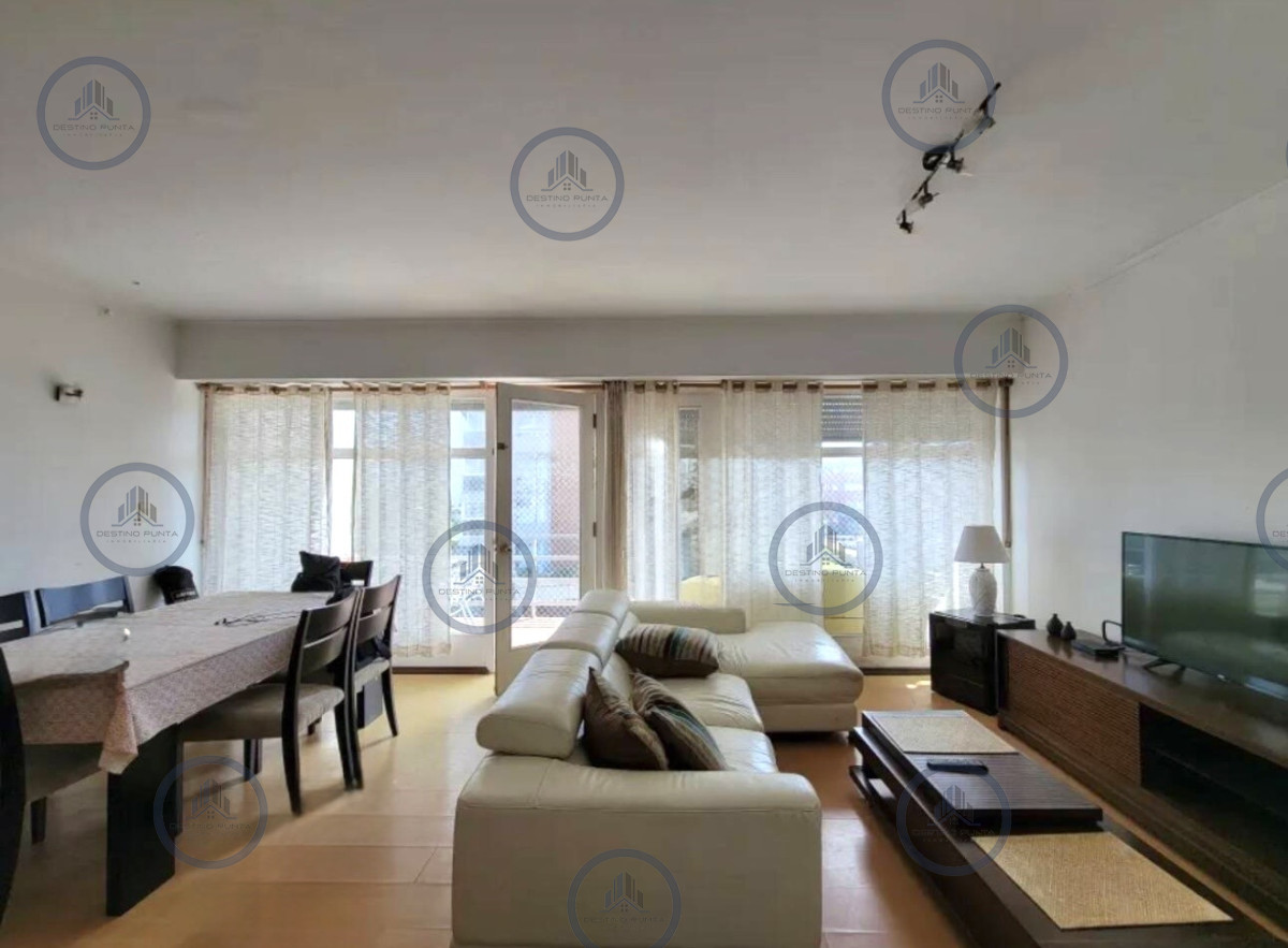 Apartamento ID.3193 - Venta | Apartamento de 2 dormitorios frente al mar – Playa Mansa, Punta del Este