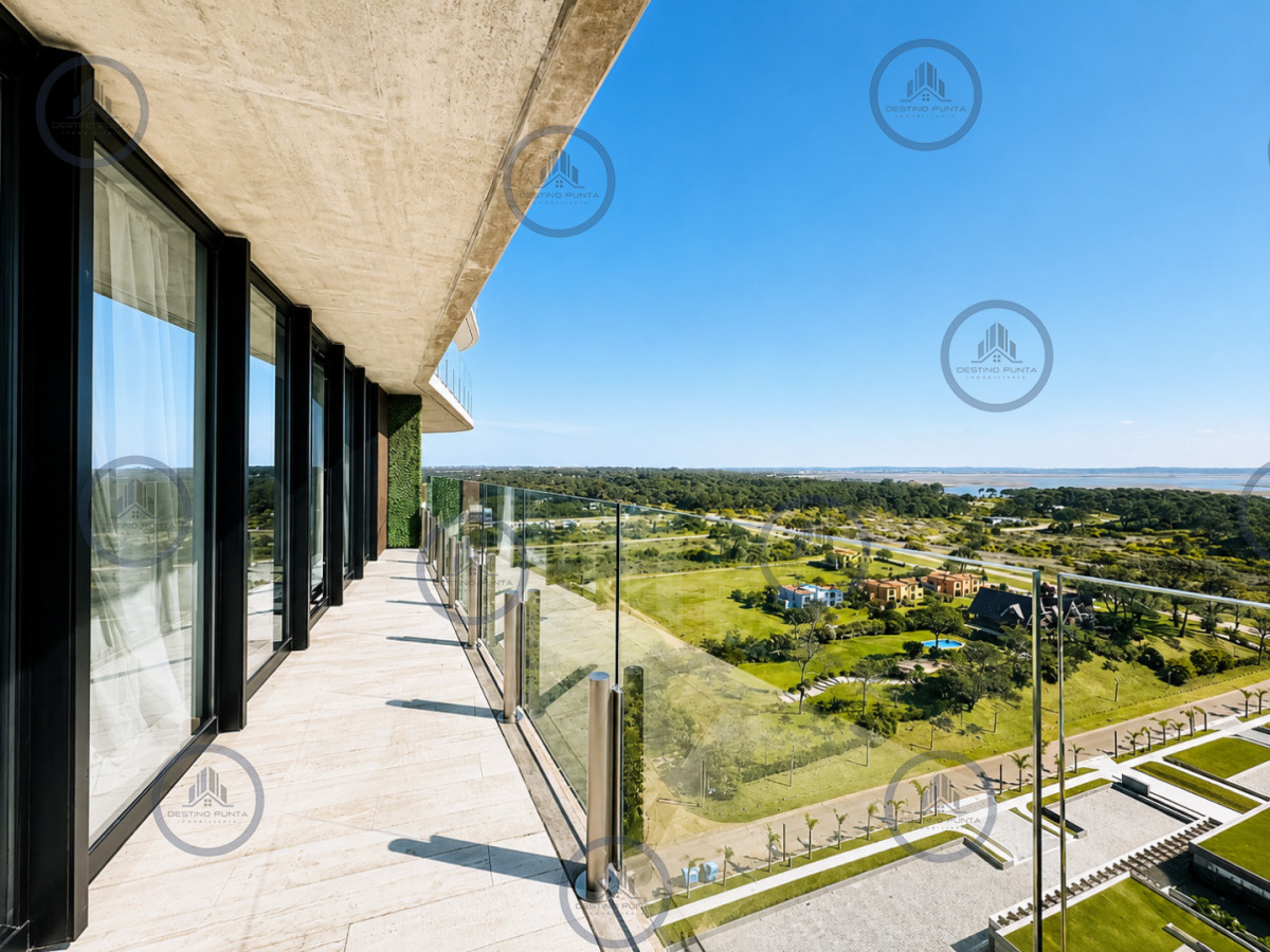 Apartamento ID.679 - Moderno Apartamento de 1 Dormitorio en suite piso alto en Torre Surfside Village, Punta del Este