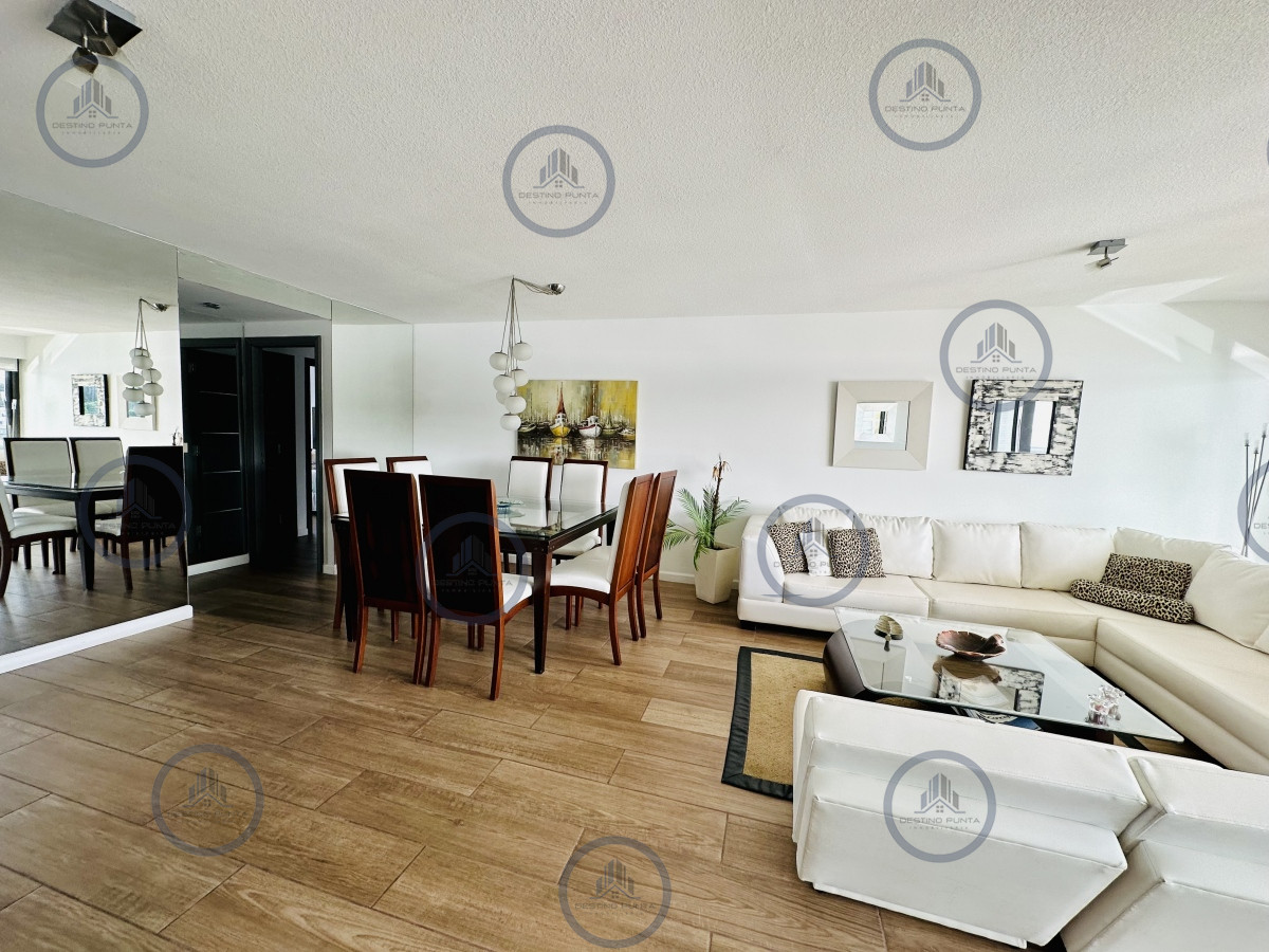 Apartamento ID.1529 - Alquiler temporal y anual de apartamento de tres dormitorios frente al mar en Pinares, playa Mansa