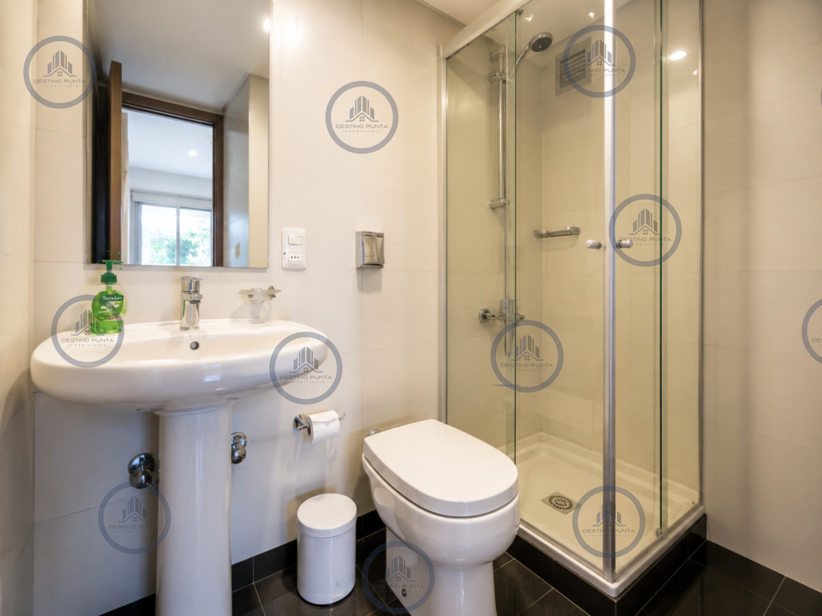 Apartamento ID.3254 - Apartamento de 2 Dormitorios con Dependencia y Parrillero Propio en Playa Brava