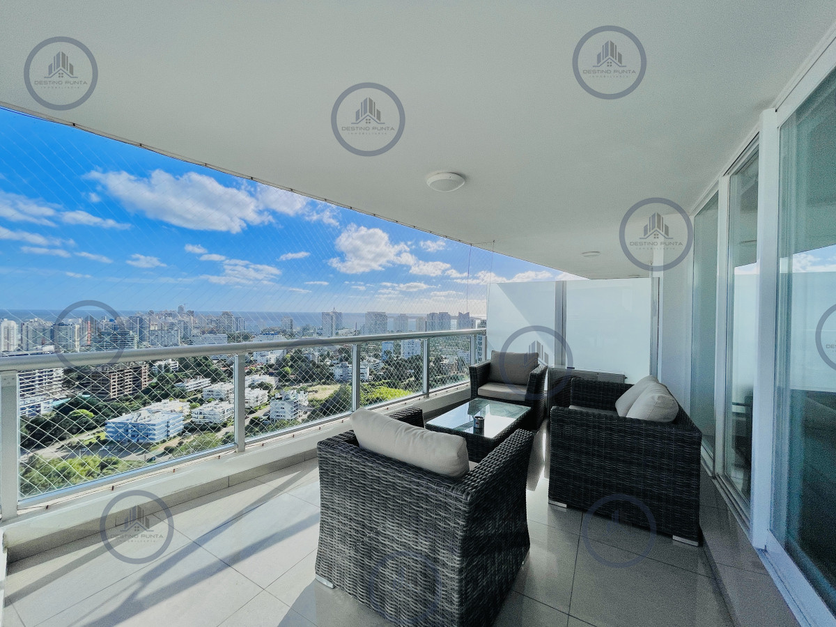 Apartamento ID.2518 -  Exclusivo Penthouse de 3 Dormitorios con Vistas panorámicas a Playa Brava, en Venta