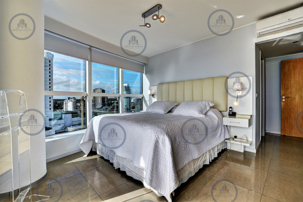 Apartamento ID.157 - Moderno apartamento de 3 Dormitorios y Dependencia Playa Mansa