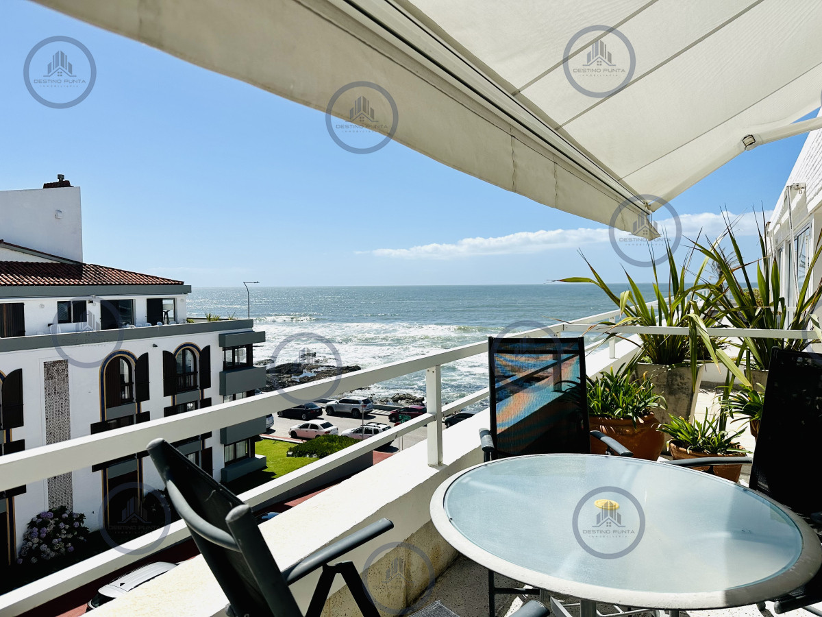 Apartamento ID.2461 - Alquiler y venta de apartamento con vista al Mar en Península de 3 dormitorios más dependencia