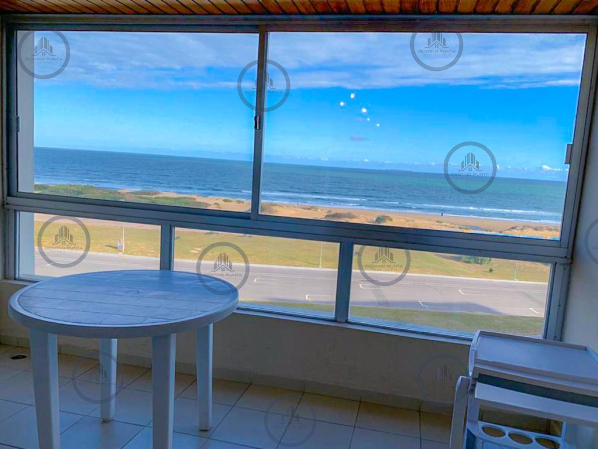 Apartamento ID.785 - Apartamento de 2 Dormitorios Frente a Playa Brava, Venta