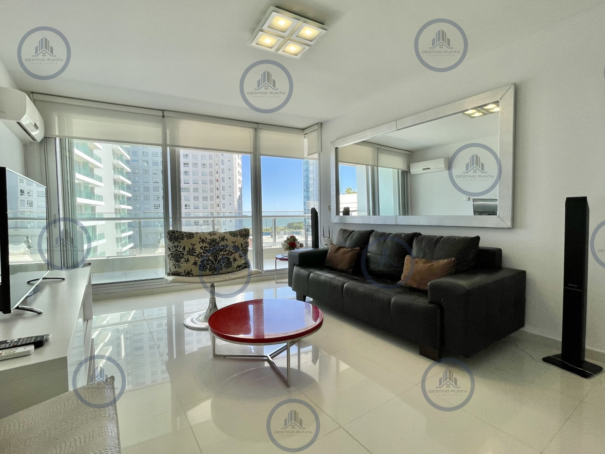 Apartamento ID.217 - Apartamento de 2 Dormitorios y Servicio a metros del mar, Playa Mansa Punta del Este