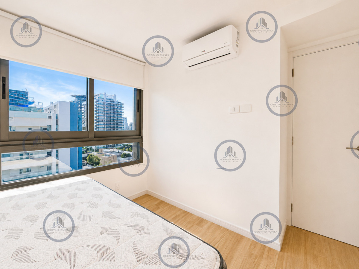 Apartamento ID.1196 - Alquiler anual o venta Apartamento de 2 Dormitorios, Playa Brava, Punta del Este