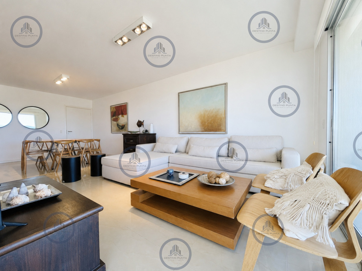Apartamento ID.2985 - Penthouse de 3 Dormitorios con Barbacoa en Primera Línea del Mar, Playa Brava Punta del Este