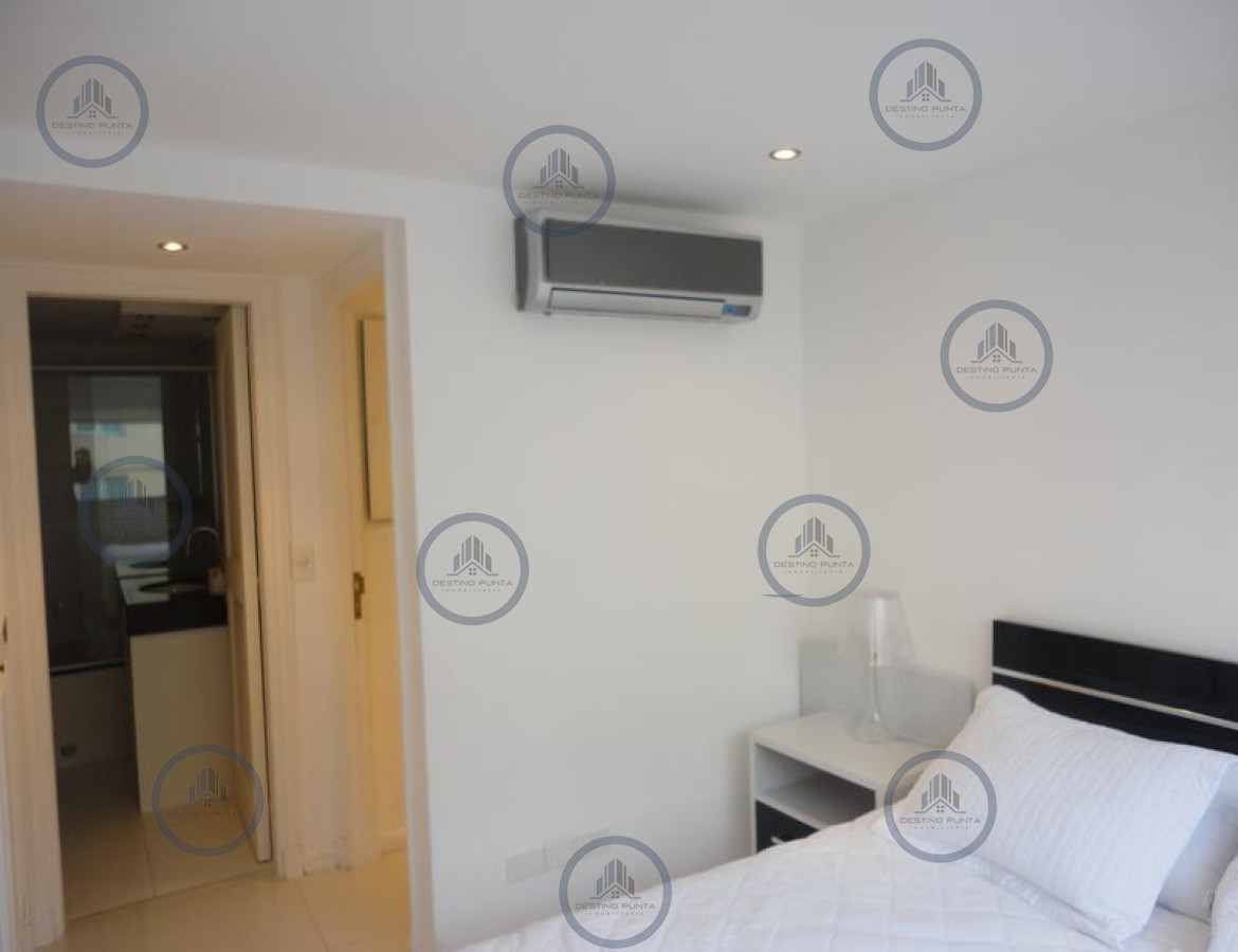 Apartamento ID.956 - Apartamento de 6 Dormitorios Frente al Puerto de Punta del Este