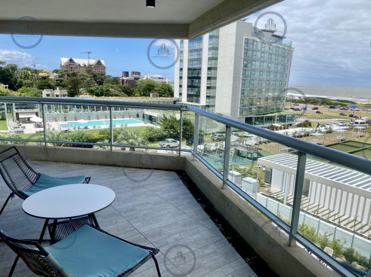 Apartamento ID.2896 - Alquiler temporal apartamento de 3 amplios dormitorios más dependencia con parrillero propio Playa Brava