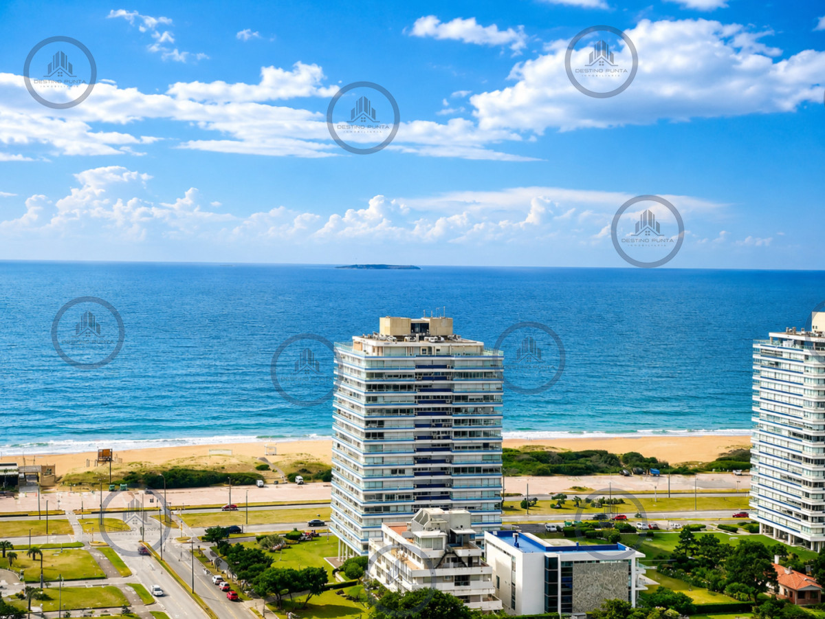 Apartamento ID.1121 - Moderno Apartamento Penthouse con Parrillero en torre One, Playa Brava Punta del Este
