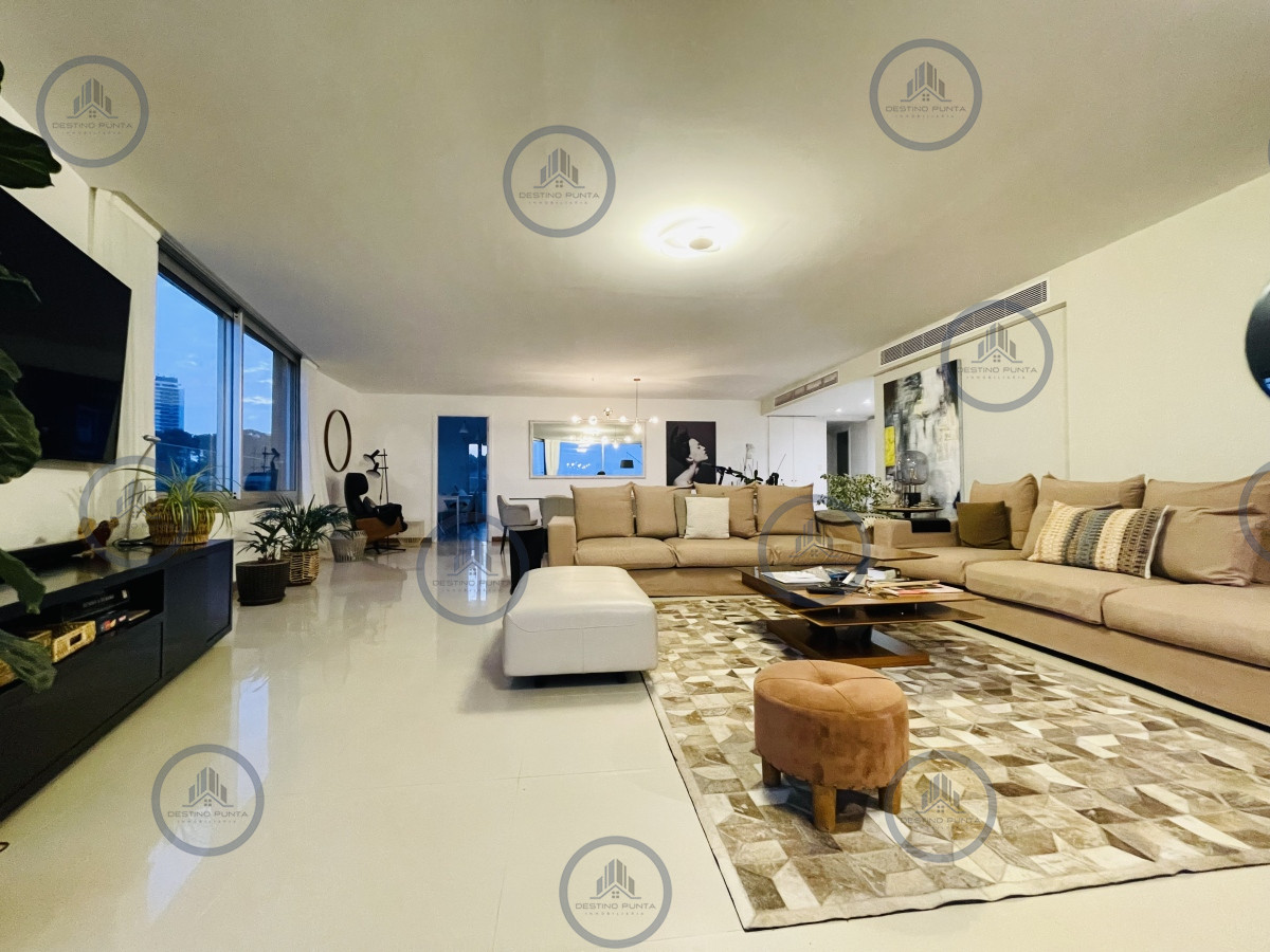 Apartamento ID.2024 - Moderno Apartamento Frente Al Mar, 3 Dormitorios y Dependencia