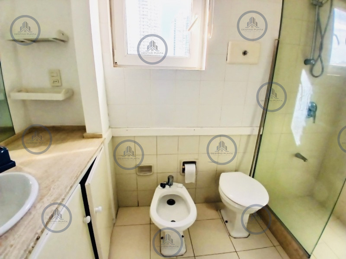 Apartamento ID.3193 - Venta | Apartamento de 2 dormitorios frente al mar – Playa Mansa, Punta del Este