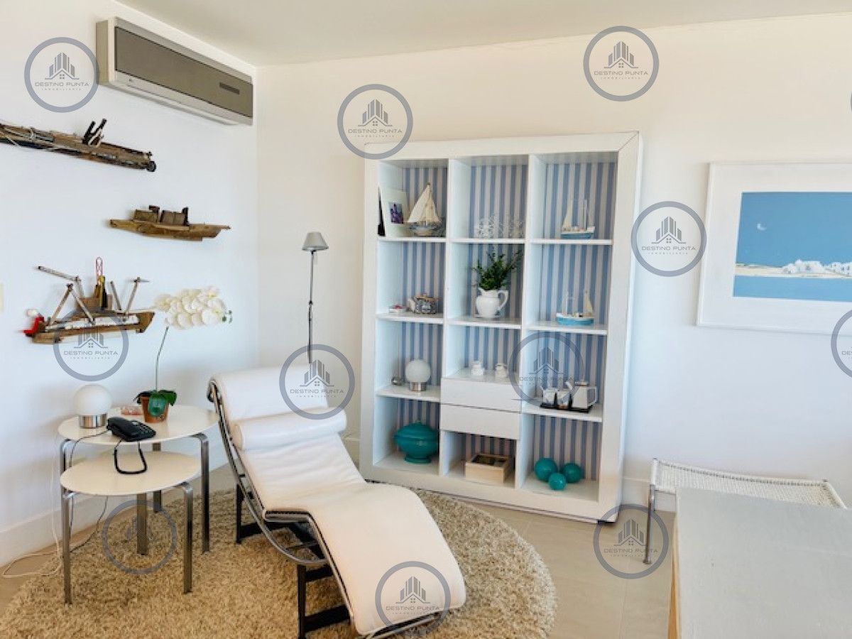 Apartamento ID.46 - Venta de apartamento premiun de tres dormitorios más dependencia en torre de categoría sobre playa Brava, Punta del Este