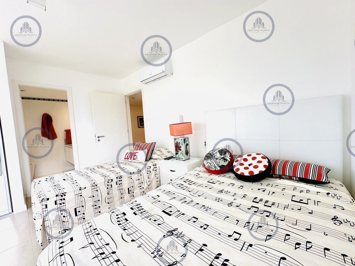 Apartamento ID.272 - Oportunidad en Venta Maravilloso departamento esquinero en Torre Le Parc, Playa Brava, Punta del Este