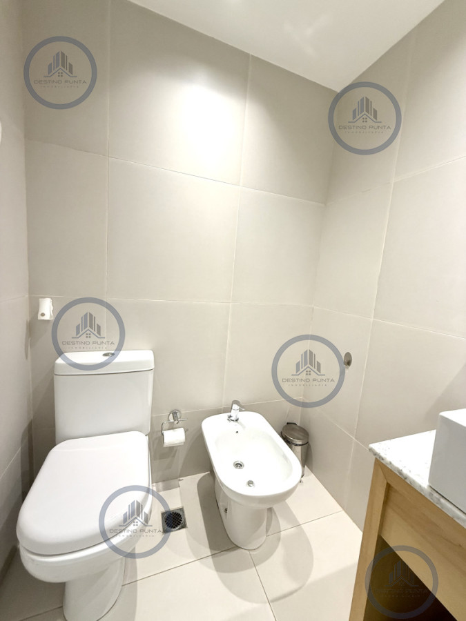 Apartamento ID.3111 - Venta de hermoso departamento de 2 dormitorios más parrillero en Punta Ballena 