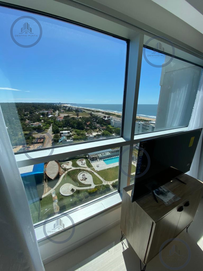 Apartamento ID.173 - Apartamento piso alto de 2 dormitorios en suite más dependencia de servicio y parrillero, Playa Brava