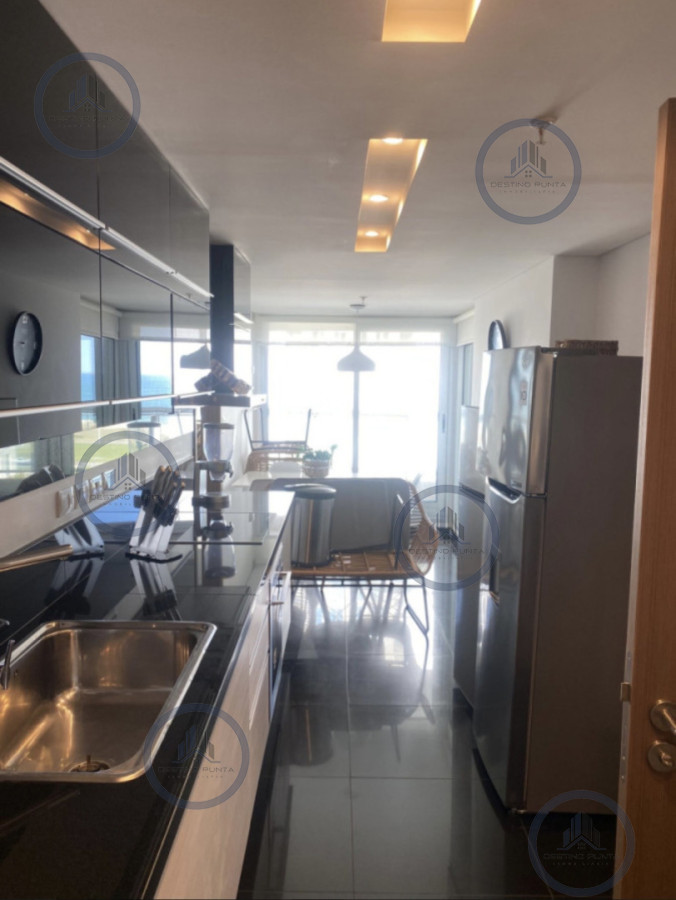 Apartamento ID.3284 - Alquiler temporal de apartamento a pasos de Playa Brava, 3 dormitorios mas dependencia y parrillero