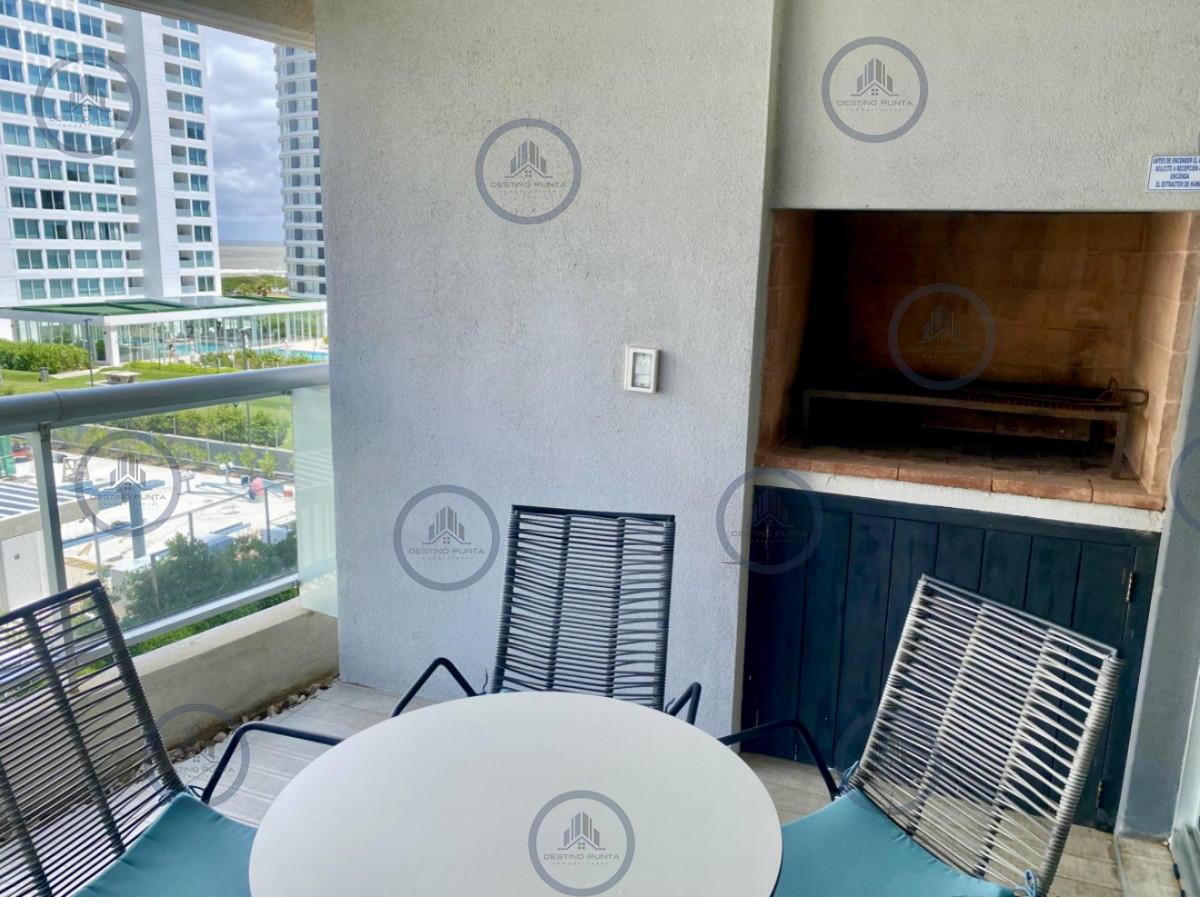 Apartamento ID.2896 - Alquiler temporal apartamento de 3 amplios dormitorios más dependencia con parrillero propio Playa Brava