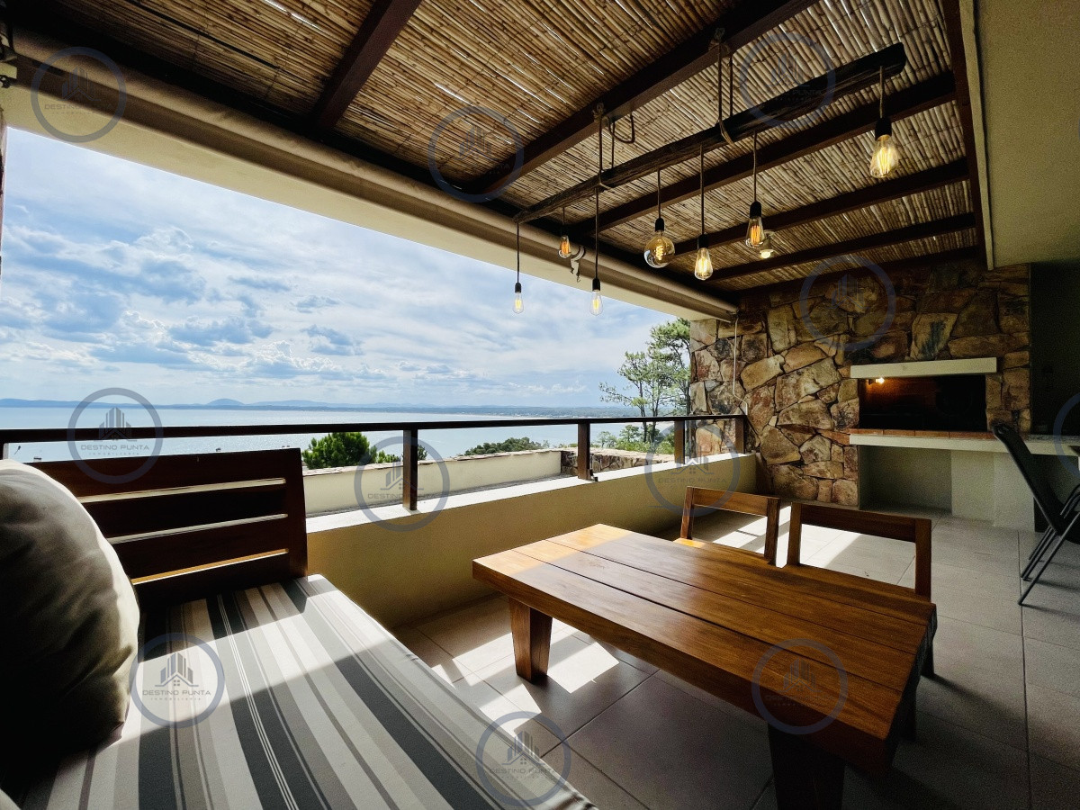 Apartamento ID.1192 - Venta y alquiler de apartamento de dos dormitorios con parrillero de uso exclusivo en Punta Ballena