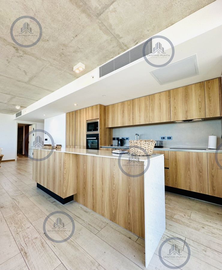 Apartamento ID.677 - Venta y alquiler de apartamento de tres dormitorios con tres suites moderno a estrenar, playa Brava