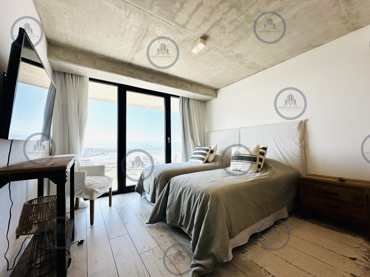 Apartamento ID.677 - Venta y alquiler de apartamento de tres dormitorios con tres suites moderno a estrenar, playa Brava