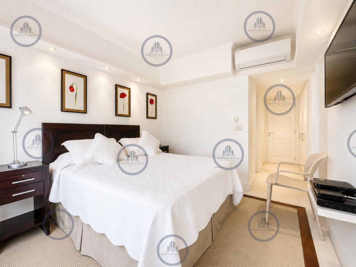 Apartamento ID.3221 - Exclusivo Apartamento Frente al Mar en Playa Brava, 4 Dormitorios 