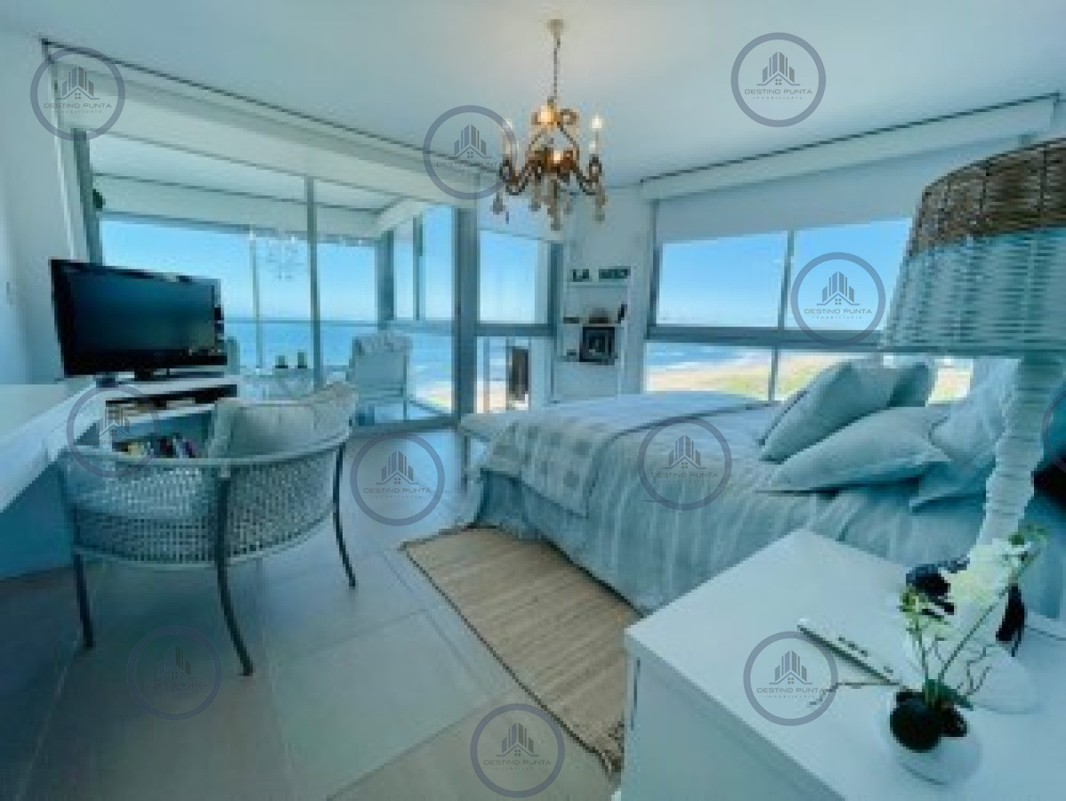 Apartamento ID.46 - Venta de apartamento premiun de tres dormitorios más dependencia en torre de categoría sobre playa Brava, Punta del Este